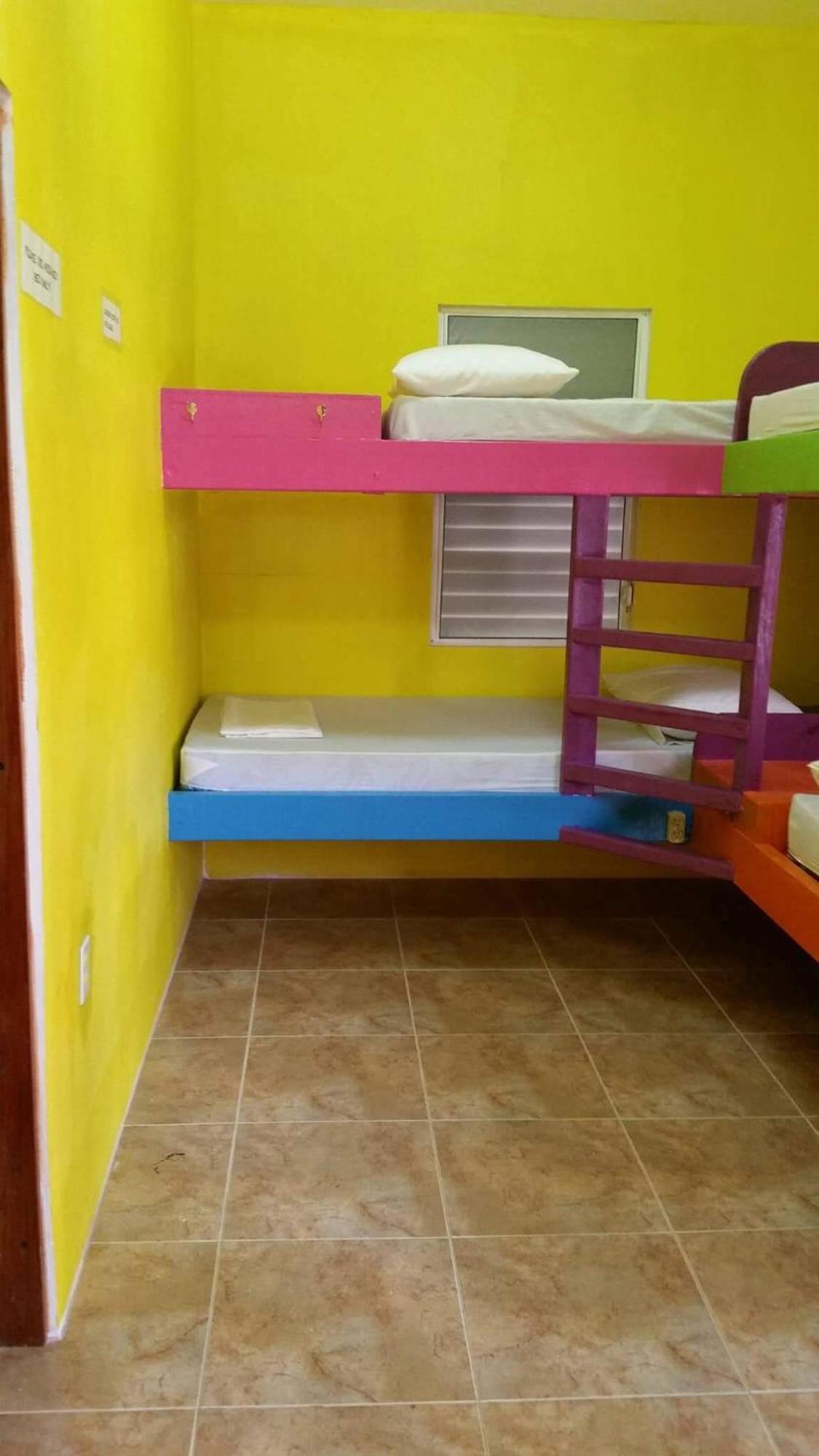 Hostel Travellers Palm Backpackers Caye Caulker Exteriér fotografie