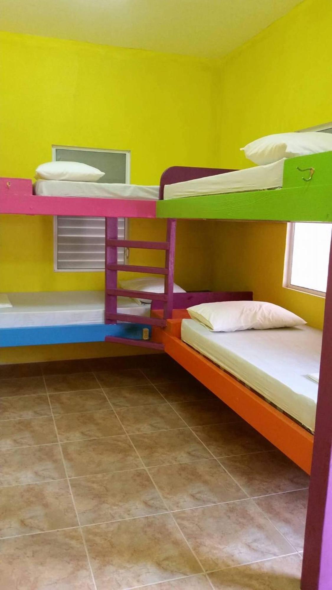 Hostel Travellers Palm Backpackers Caye Caulker Exteriér fotografie