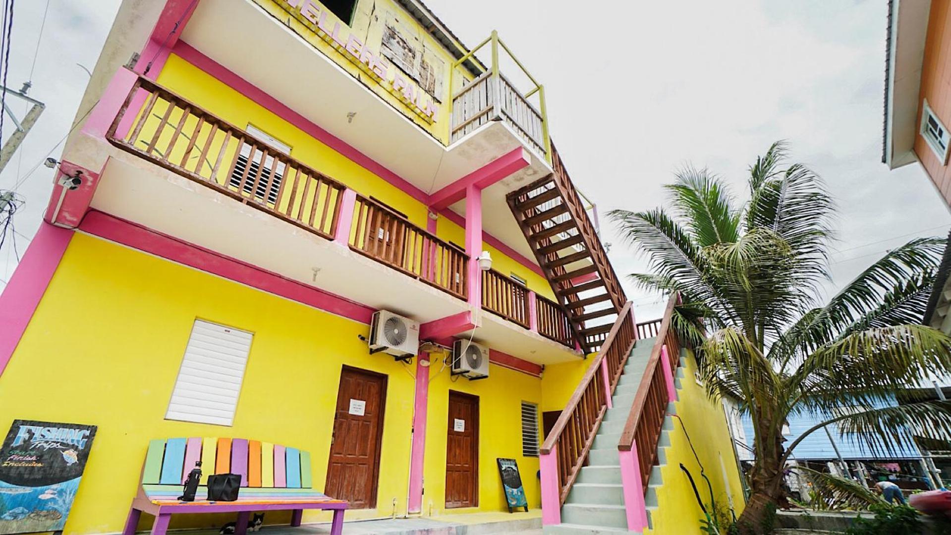 Hostel Travellers Palm Backpackers Caye Caulker Exteriér fotografie