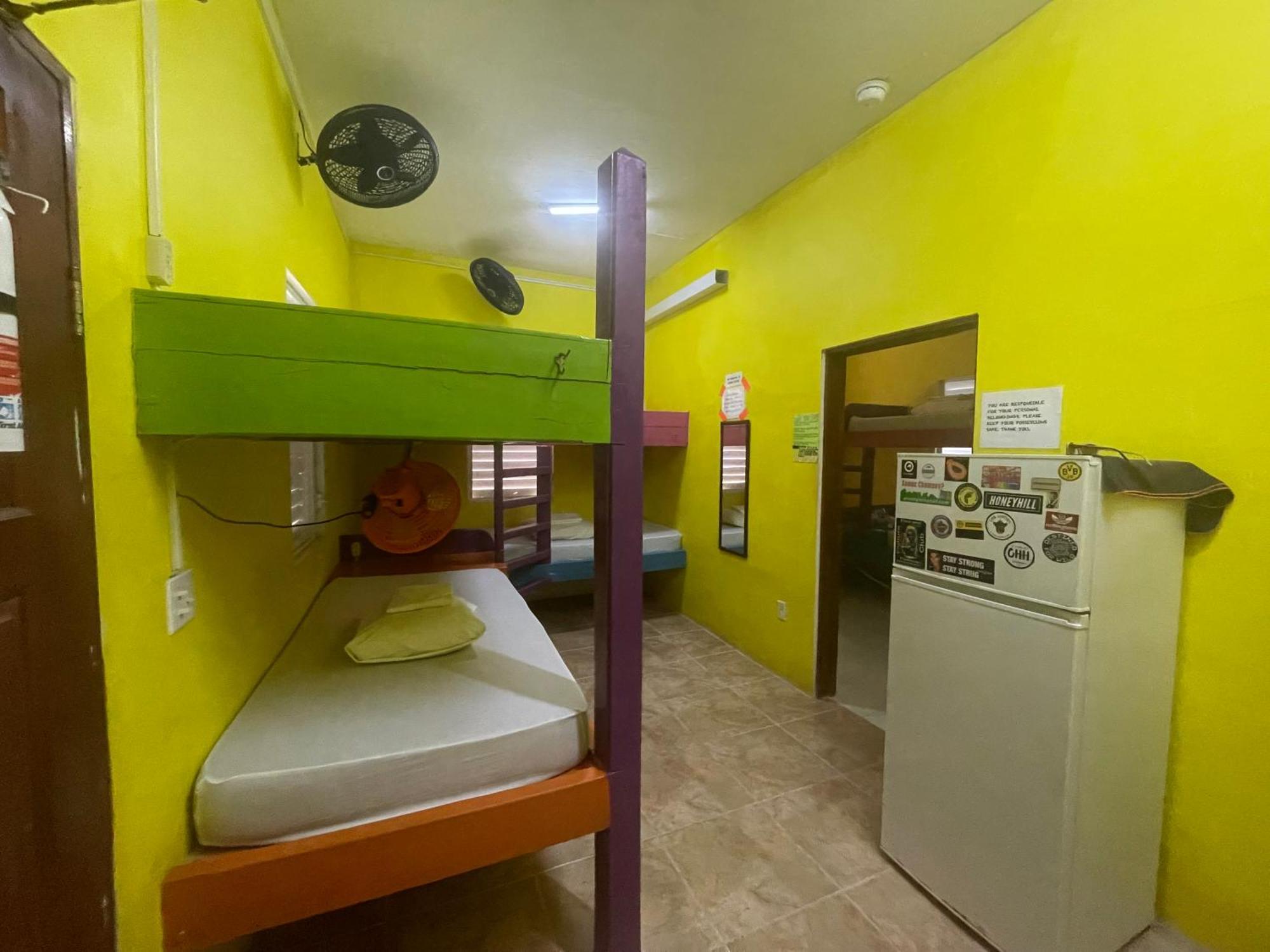 Hostel Travellers Palm Backpackers Caye Caulker Exteriér fotografie